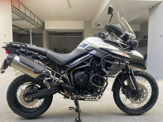 TRIUMPH TIGER 800 XCX TRIUMPH TIGER 800 XCX
